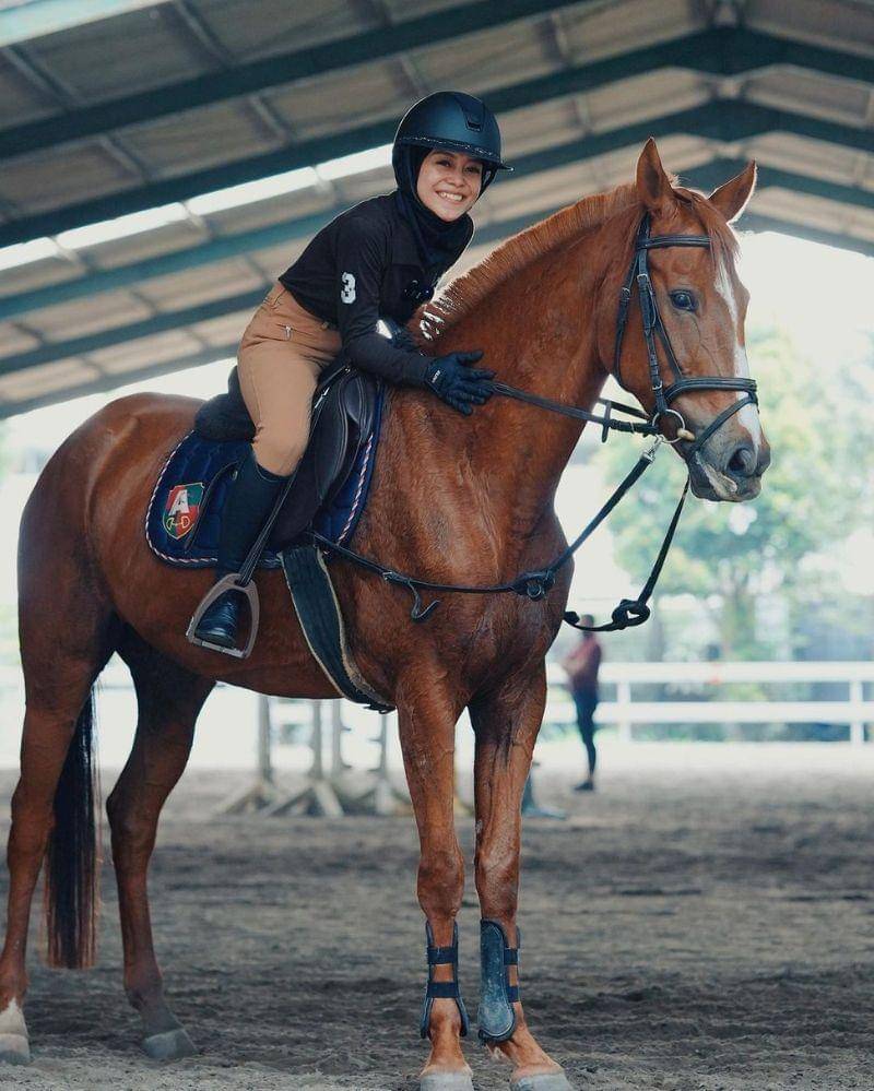 instagram.com/lestikejora